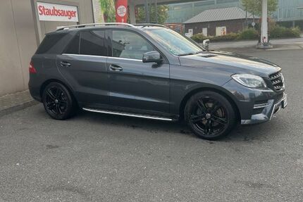 Mercedes-Benz ML 350 190.000 km 20.300 &euro; Düsseldorf 40211