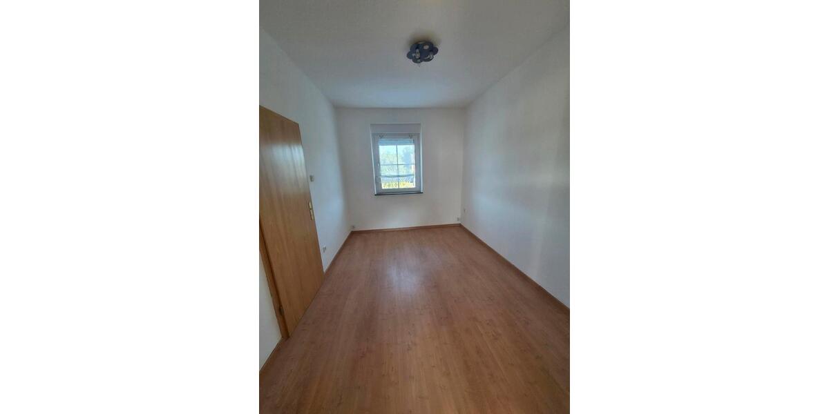 Reihenhaus Mönchengladbach West - 7 Zimmer, 150 m&sup2;, 329.000&euro; | Angebot:27223310