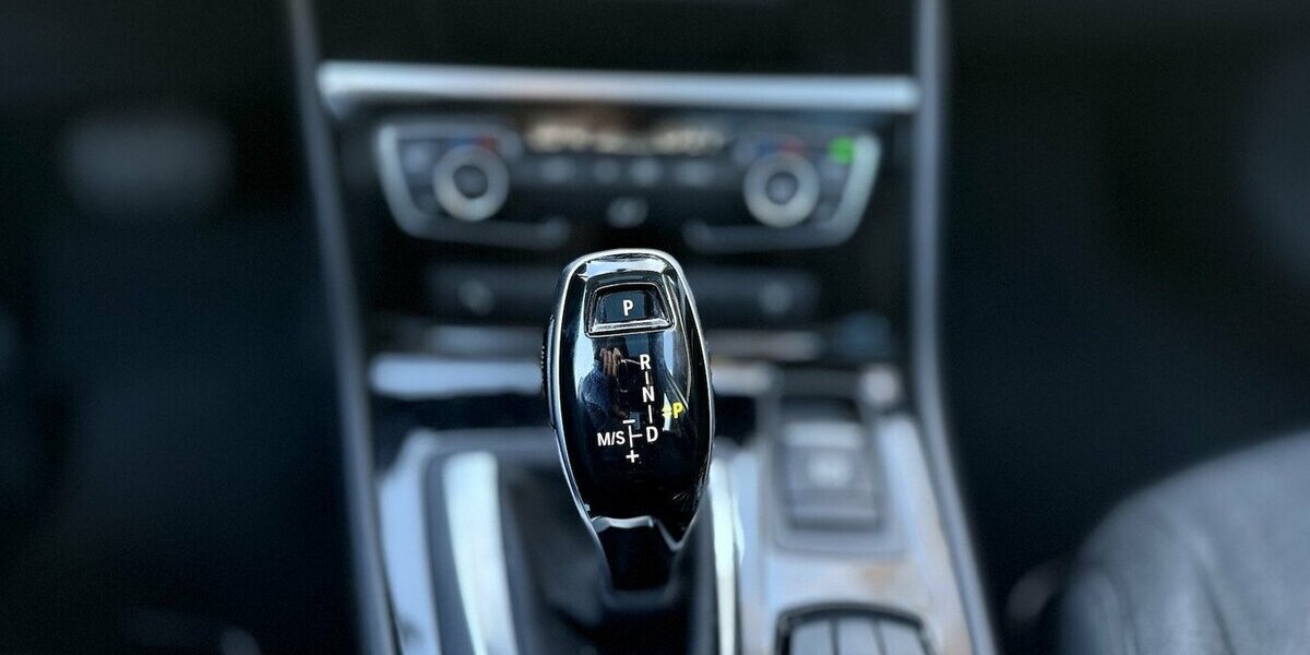 BMW 218 Active Tourer Automatik / PANO / LED / 1.Hd 65.000 km 15.900 &euro; Mönchengladbach 41066