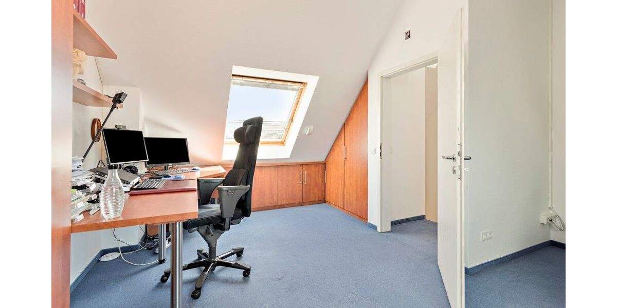 Reihenmittelhaus Düsseldorf Wittlaer - 4 Zimmer, 125 m&sup2;, 2.500&euro; | Angebot:25687751