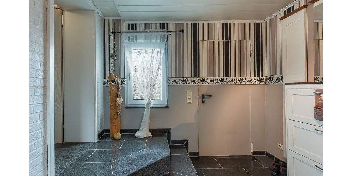 Einfamilienhaus Bedburg Kaster - 8 Zimmer, 341 m&sup2;, 699.000&euro; | Angebot:25738509