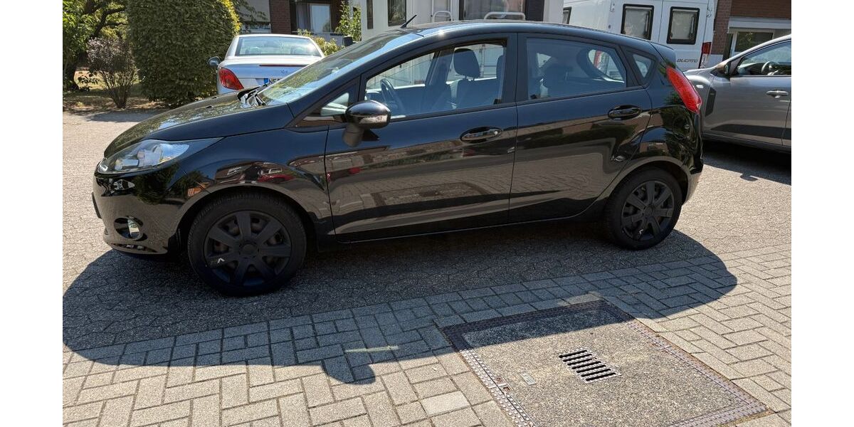 Ford Fiesta 121.237 km 4.500 &euro; Neuss 41469