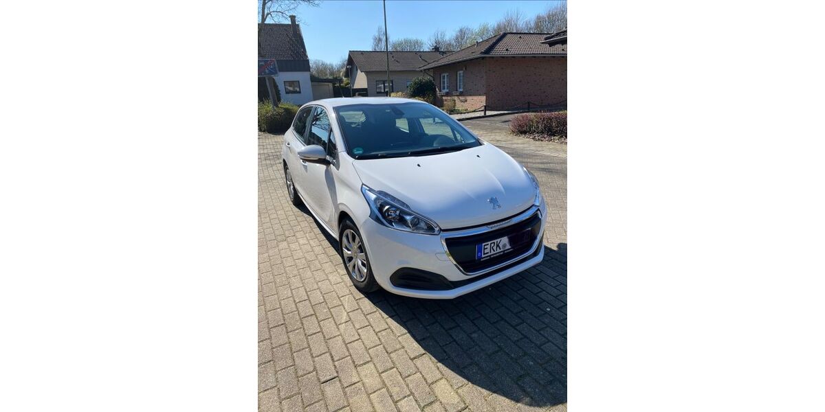 Peugeot 208 27.800 km 9.900 &euro; Erkelenz 41812