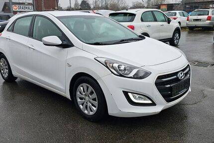 Hyundai i30 196.000 km 4.990 &euro; Neuss 41469