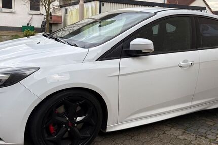 Ford Focus 234.000 km 7.000 &euro; Leverkusen 51375