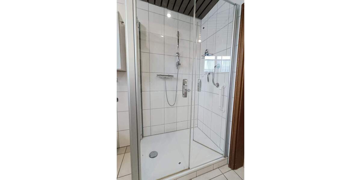 Mehrfamilienhaus, Wohnhaus Mönchengladbach-Wickrath Wickrath - 6 Zimmer, 124 m&sup2;, 368.000&euro; | Angebot:25744860