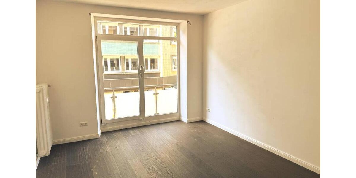 Etagenwohnung Düsseldorf Stadtmitte - 3 Zimmer, 103 m&sup2;, 1.700&euro; | Angebot:24443384