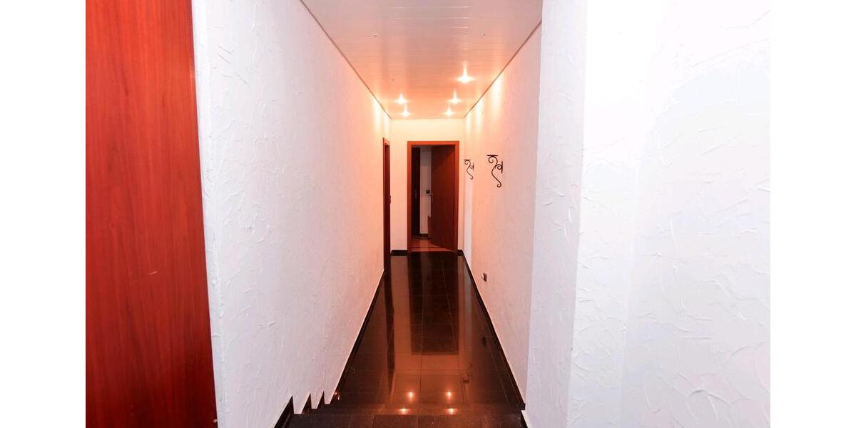 Maisonettenwohnung Elsdorf - 6.5 Zimmer, 190 m&sup2;, 1.650&euro; | Angebot:25875991