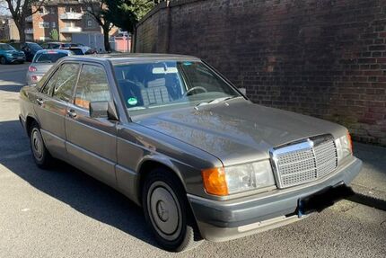 Mercedes-Benz 190 273.000 km 4.800 &euro; Grevenbroich 41517