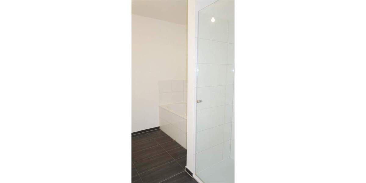 Zimmer Mönchengladbach Stadtmitte - 2 Zimmer, 103 m&sup2;, 1.379&euro; | Angebot:25778925