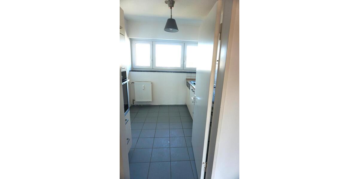 Etagenwohnung Düsseldorf Stadtbezirk 9 - 3 Zimmer, 67 m&sup2;, 1.000&euro; | Angebot:26322218