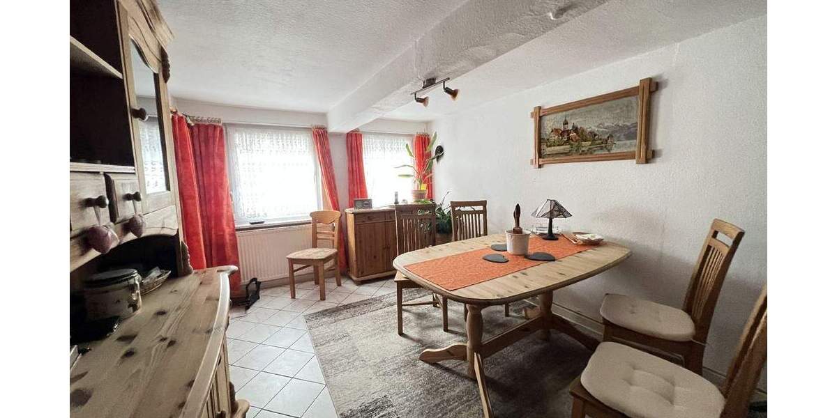 Einfamilienhaus Mönchengladbach-Wickrathberg Wickrathberg - 8 Zimmer, 200 m&sup2;, 270.000&euro; | Angebot:25703873