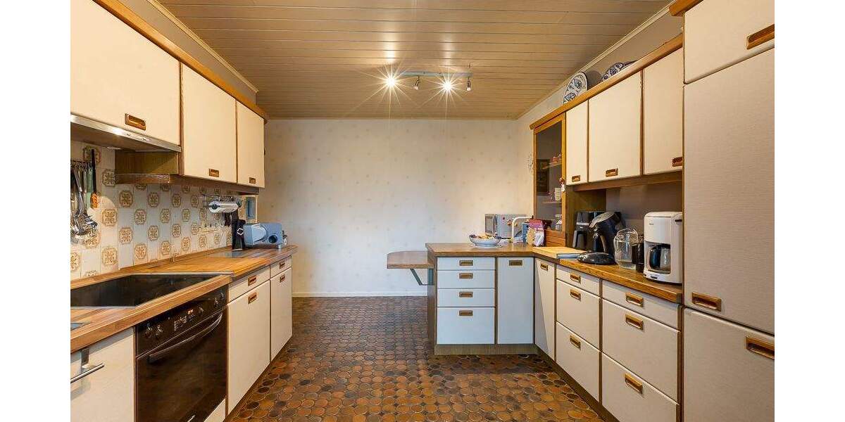 Einfamilienhaus Bedburg Kaster - 8 Zimmer, 341 m&sup2;, 699.000&euro; | Angebot:25738509