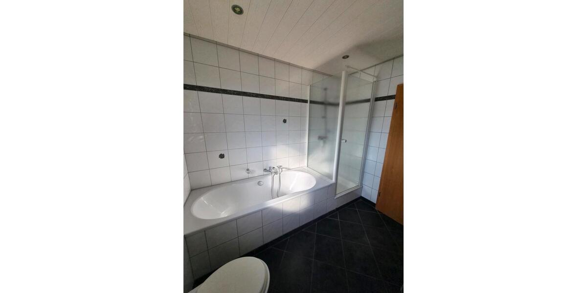 Reihenhaus Mönchengladbach West - 7 Zimmer, 150 m&sup2;, 329.000&euro; | Angebot:27223310