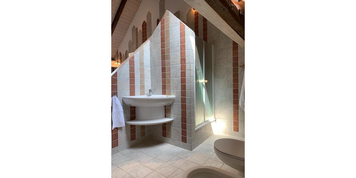 Etagenwohnung Meerbusch - 3 Zimmer, 205 m&sup2;, 1.910&euro; | Angebot:25899126