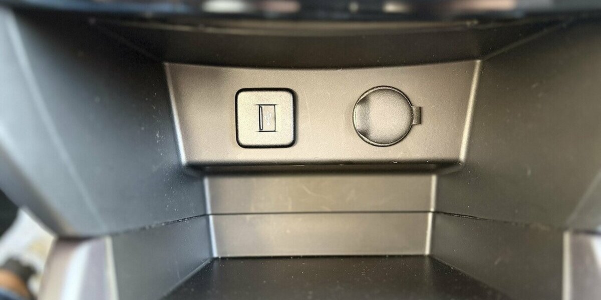 Suzuki Vitara 1.4 Hybrid 4x2 / Automatik / Kamera 35.000 km 21.490 &euro; Mönchengladbach 41066