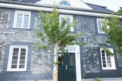 Haus Köln Mülheim - 6 Zimmer, 240 m&sup2;, 3.500&euro; | Angebot:23392516