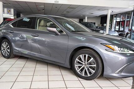 Lexus ES 300 112.000 km 29.998 &euro; Hilden 40721