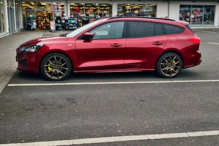 Ford Focus 95.900 km 13.000 &euro; Mönchengladbach 41063