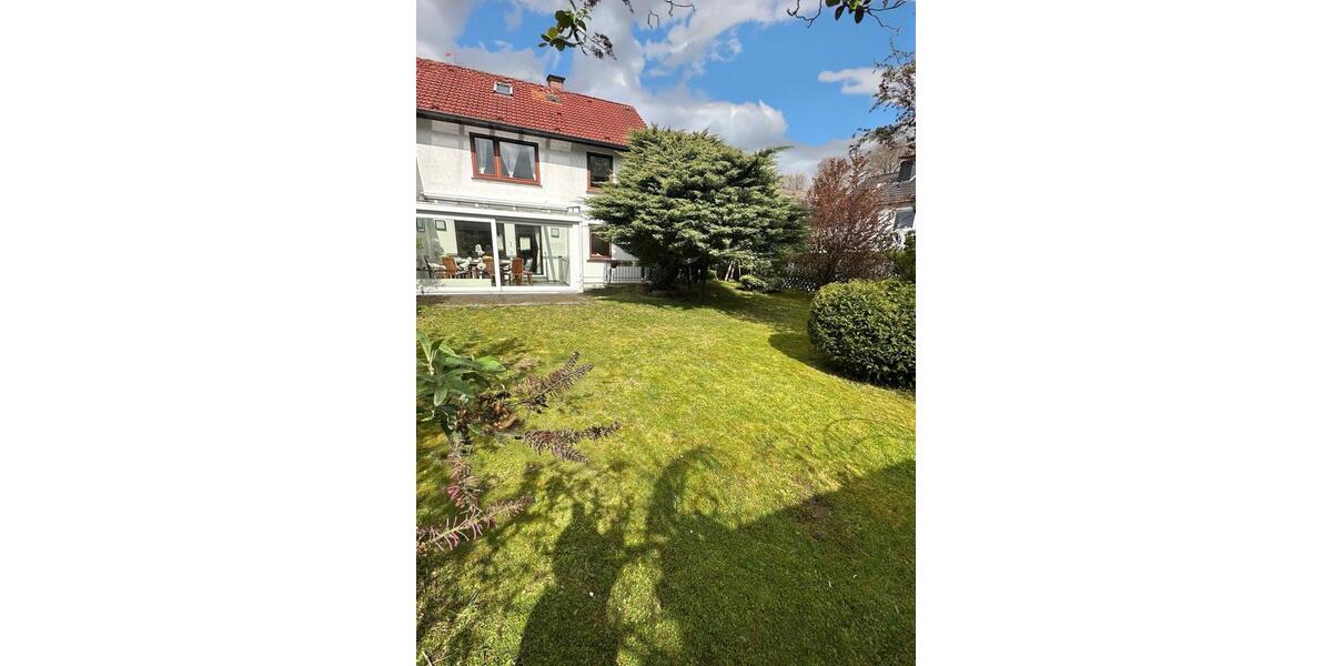 Doppelhaushälfte Düsseldorf Stadtbezirk 6 - 5 Zimmer, 154 m&sup2;, 2.600&euro; | Angebot:26051077