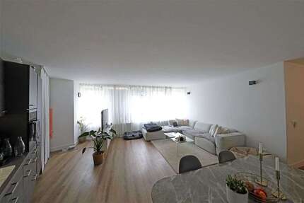 Wohnung Düsseldorf Stadtmitte - 3 Zimmer, 83 m&sup2;, 1.225&euro; | Angebot:26989139