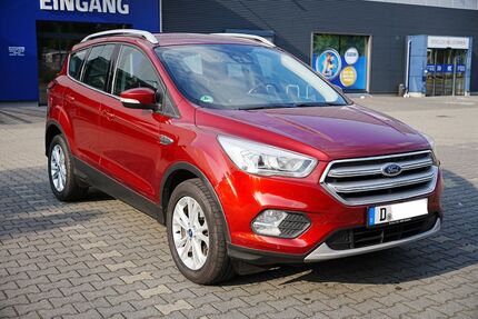 Ford Kuga 131.364 km 13.100 &euro; Düsseldorf 40627