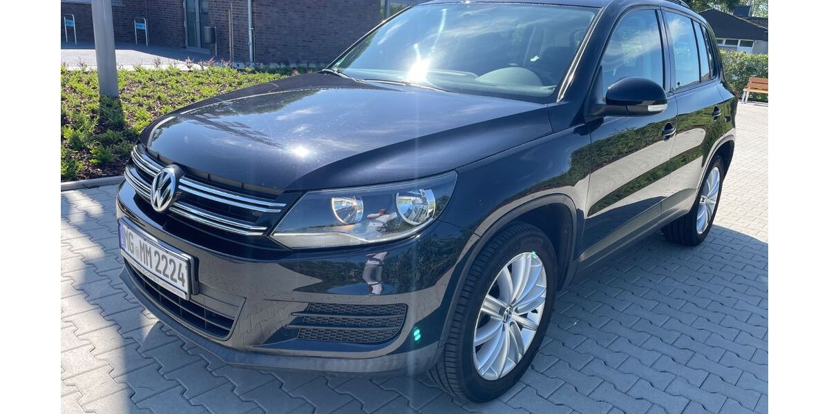 VW Tiguan 124.985 km 9.450 &euro; Mönchengladbach 41239