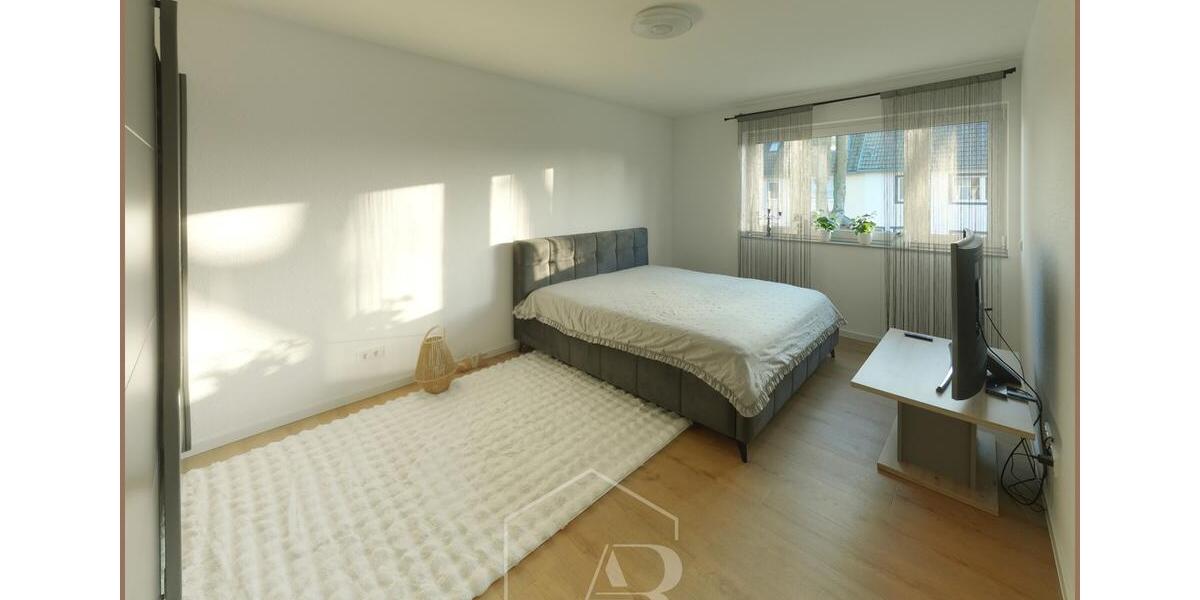 Etagenwohnung Bergheim - 3 Zimmer, 102 m&sup2;, 1.380&euro; | Angebot:25962702