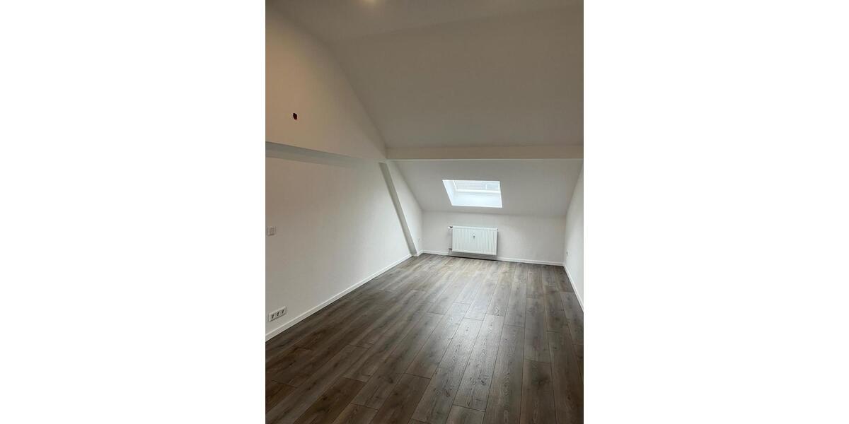 Dachgeschoßwohnung Krefeld Cracau - 3 Zimmer, 63 m&sup2;, 135.000&euro; | Angebot:26184839