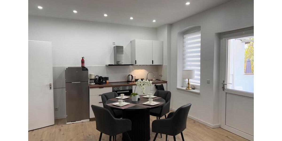 Hochparterre Düsseldorf Stadtbezirk 9 - 3 Zimmer, 73 m&sup2;, 2.200&euro; | Angebot:26048875