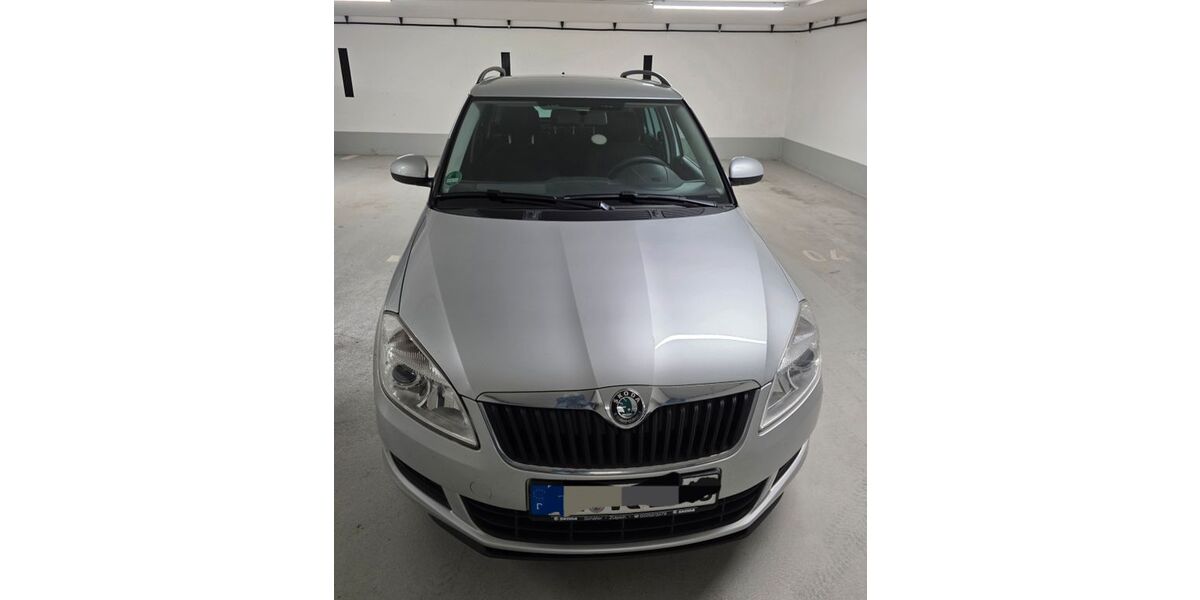Skoda Fabia 137.500 km 3.999 &euro; Düsseldorf 40472