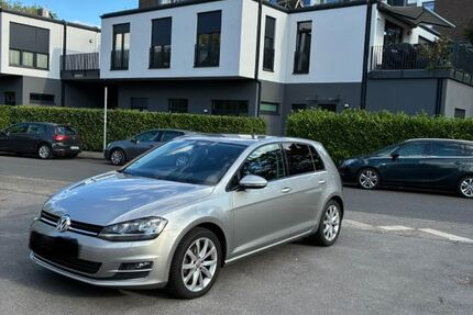 VW Golf 109.000 km 12.399 &euro; Düsseldorf 40470