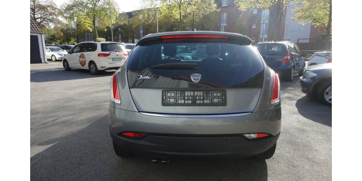 Lancia Delta Oro 1,9d 140 KW HU11/27 Klimatr+Navi+Leder 167.000 km 4.900 &euro; Neuss 41462