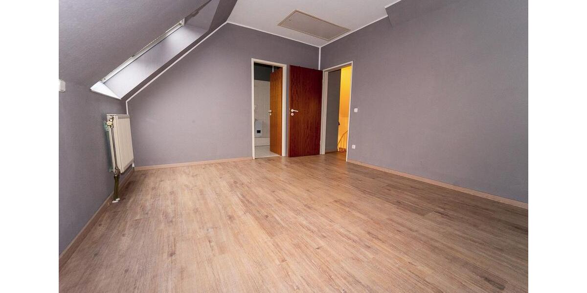 Dachgeschoßwohnung Korschenbroich - 2 Zimmer, 80 m&sup2;, 260.000&euro; | Angebot:25991136
