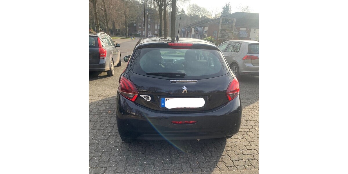 Peugeot 208 85.000 km 8.200 &euro; Wassenberg 41849