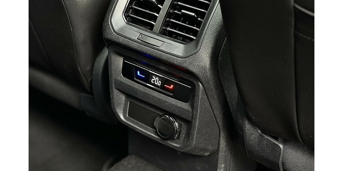 VW Tiguan R-Line / 4Motion / Pano / Memory/ Keyless 14.600 km 42.900 &euro; Mönchengladbach 41066