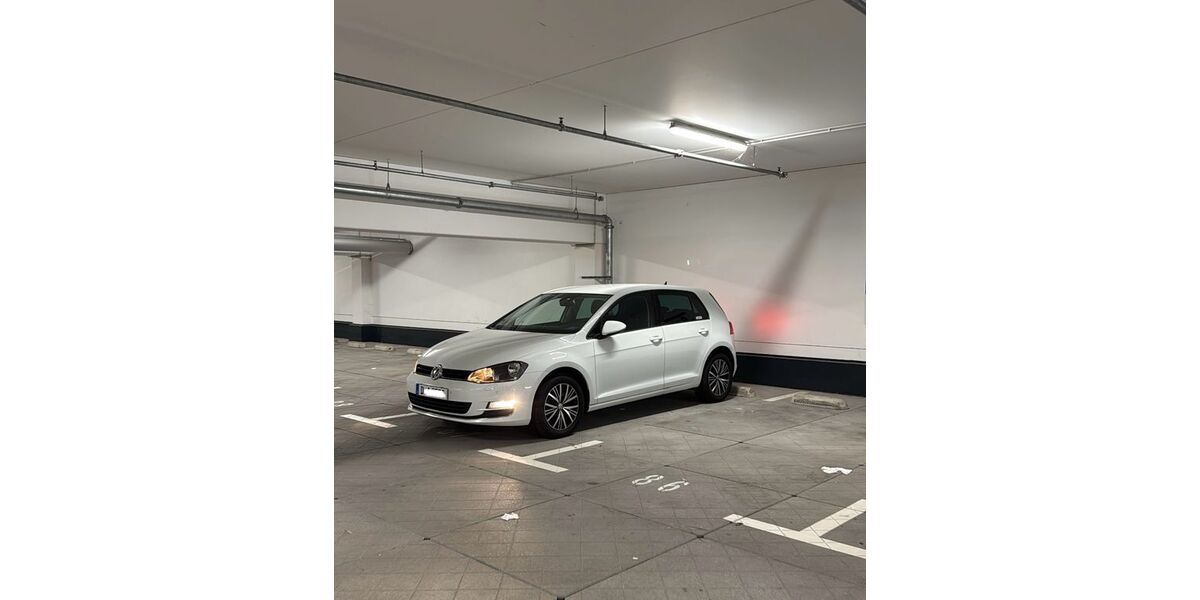 VW Golf 185.000 km 11.800 &euro; Düsseldorf 40477