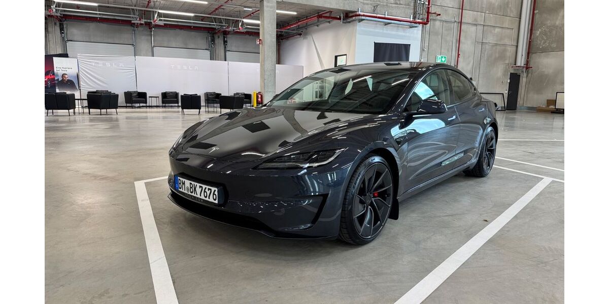 Tesla Model 3 18.800 km 52.000 &euro; Pulheim 50259