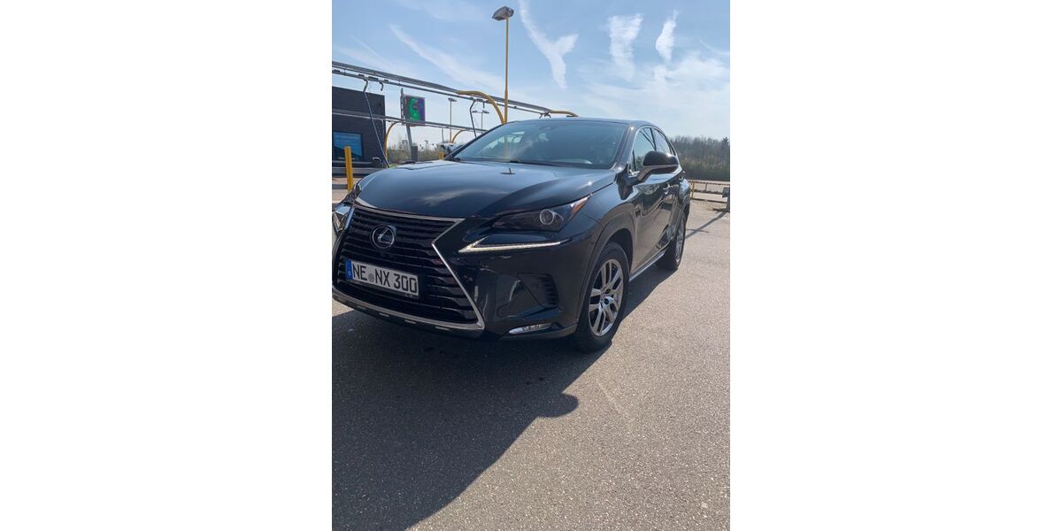 Lexus NX 300 99.600 km 23.500 &euro; Mönchengladbach 41239