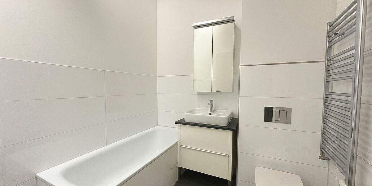 Reihenmittelhaus Düsseldorf Eller - 3 Zimmer, 81 m&sup2;, 439.000&euro; | Angebot:25689196