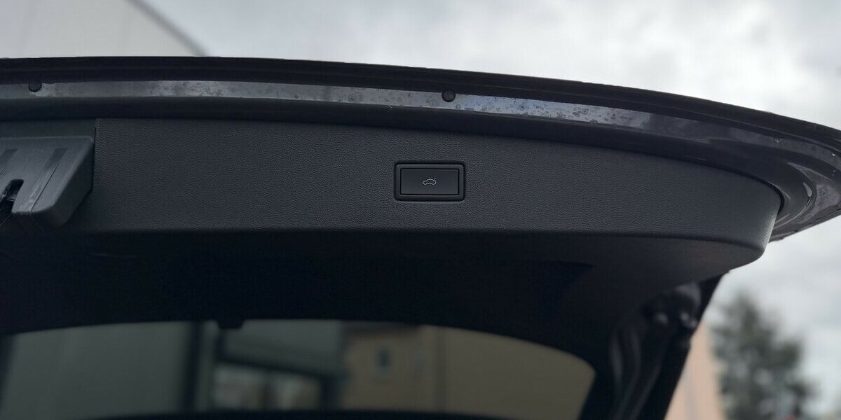 VW Tiguan R-Line / 4Motion / Pano / Memory/ Keyless 14.600 km 42.900 &euro; Mönchengladbach 41066