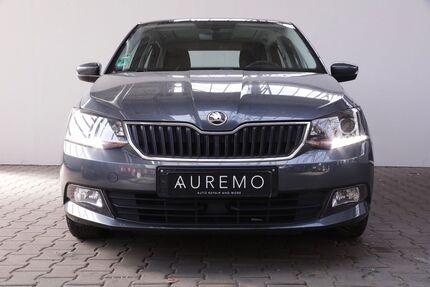 Skoda Fabia 143.385 km 9.900 &euro; Düsseldorf 40233