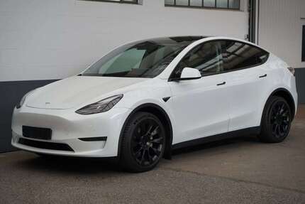 Tesla Model Y 66.103 km 32.850 &euro; Mönchengladbach 41236