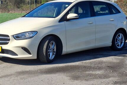 Mercedes-Benz B 180 320.000 km 9.850 &euro; Korschenbroich 41352