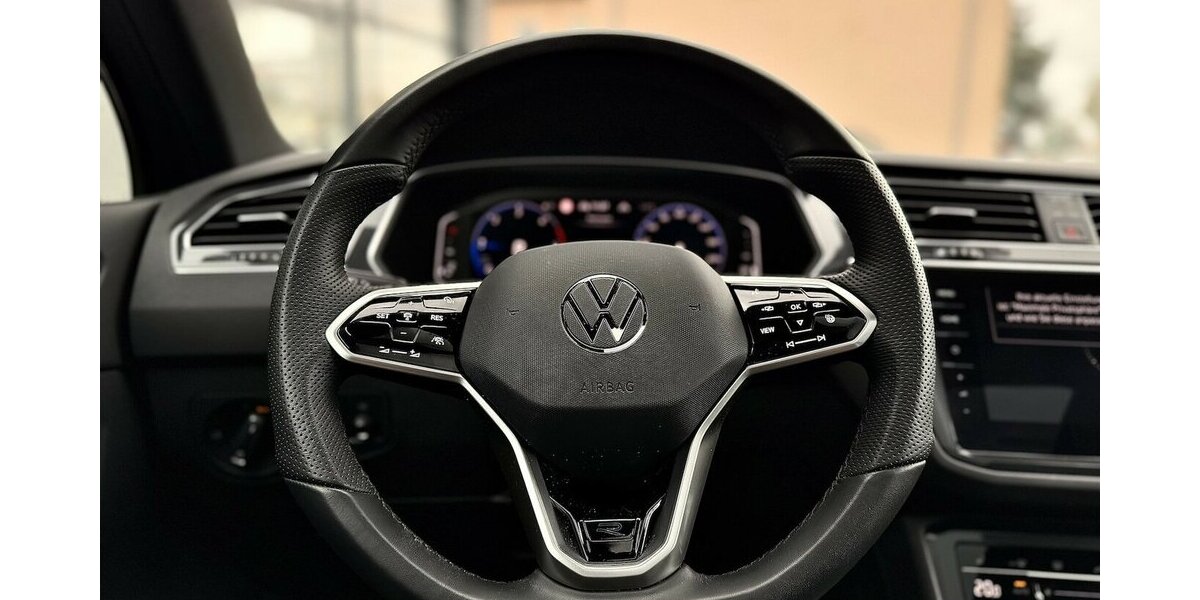 VW Tiguan R-Line / 4Motion / Pano / Memory/ Keyless 14.600 km 42.900 &euro; Mönchengladbach 41066