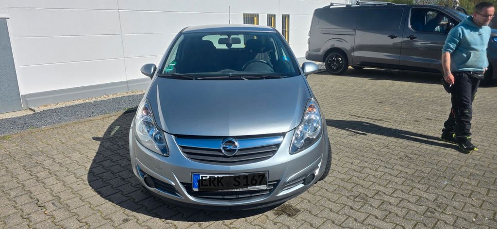 Opel Corsa 178.000 km 2.555 &euro; Hückelhoven 41836