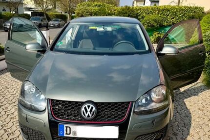 VW Golf 266.121 km 1.500 &euro; Düsseldorf 40477