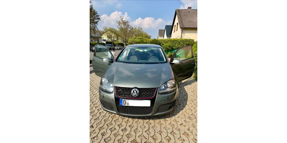 VW Golf 266.121 km 1.500 &euro; Düsseldorf 40477