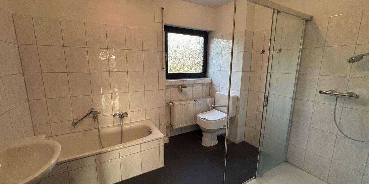 Reihenmittelhaus Krefeld Inrath/Kliedbruch - 4 Zimmer, 112 m&sup2;, 345.000&euro; | Angebot:26205404