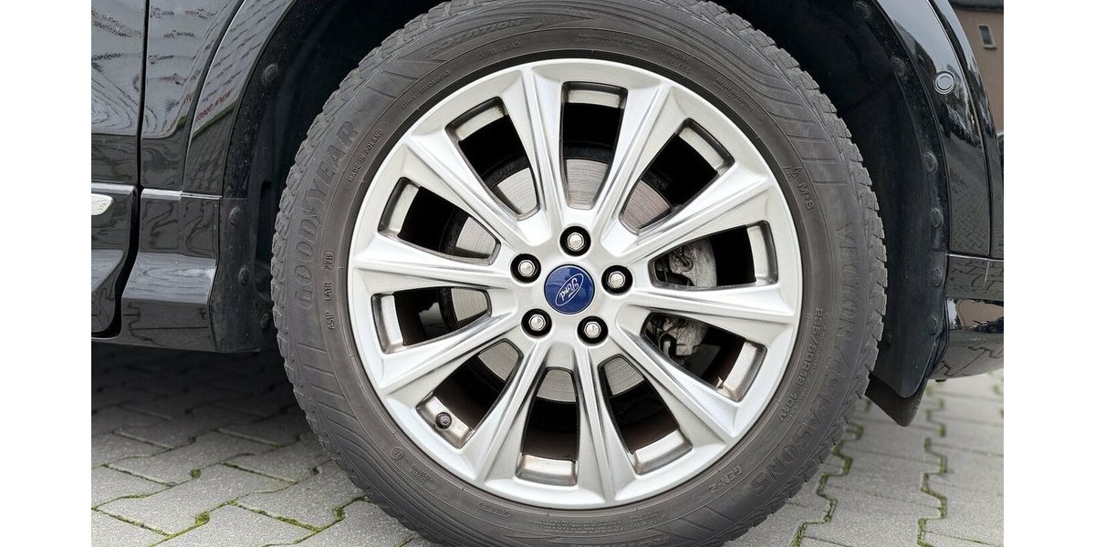 Ford Kuga Vignale / Panorama / Kamera / Keyless GO 34.000 km 21.890 &euro; Mönchengladbach 41066